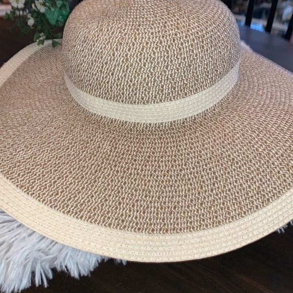 Large Straw Summer Sun Hat Tan with Cream Trim Ladies - Picture 4 of 7